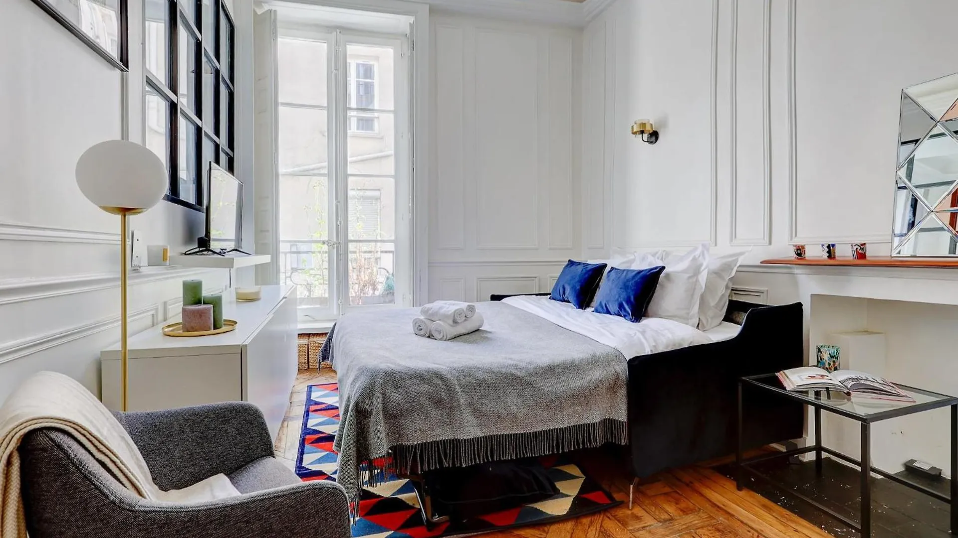 Apartment In Le Marais Centre Paris