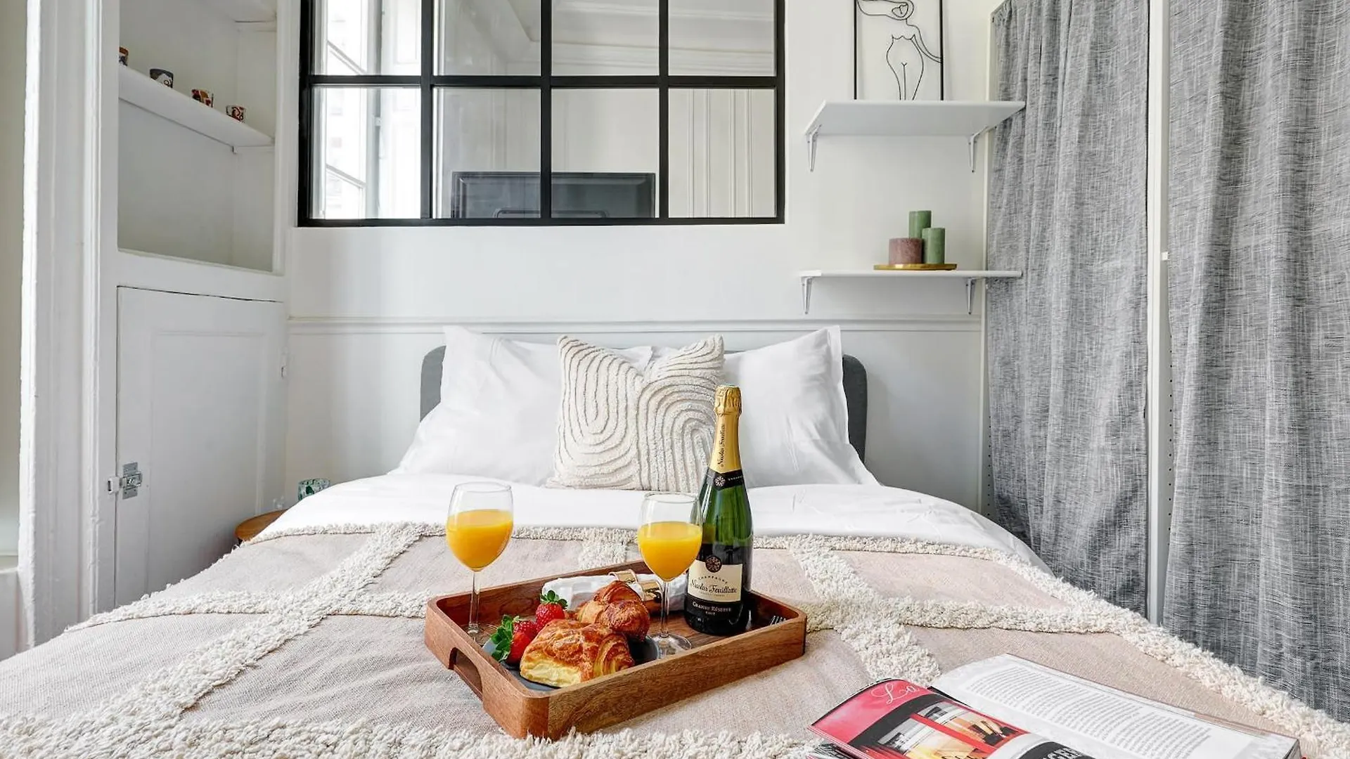 Apartment In Le Marais Centre Paris